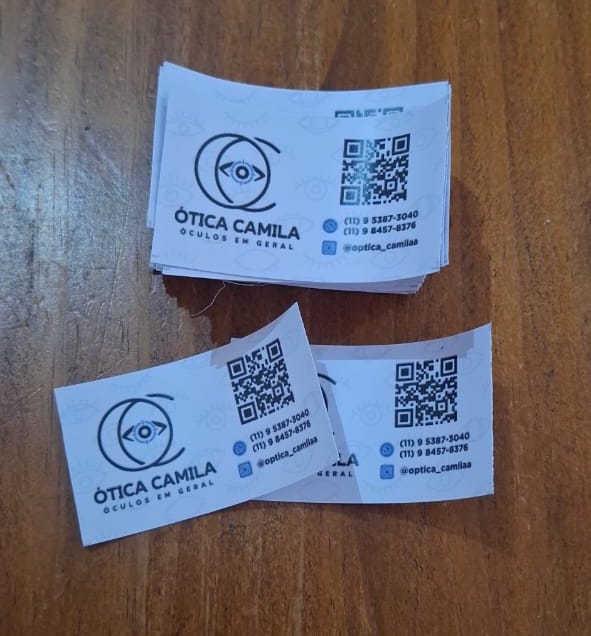 Adesivos para caixa de óculos da Óticas Camila